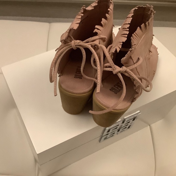 Blush suede Booties with open toe. Size 6.5 NEW - Picture 2 of 5